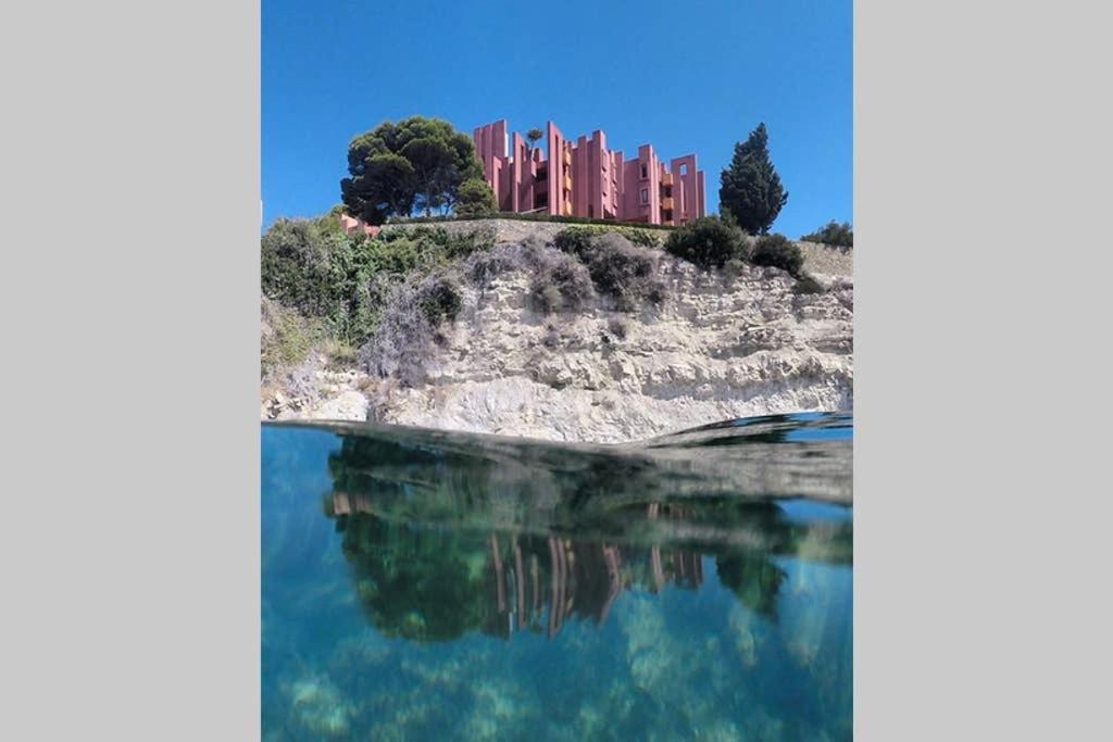 La Muralla Roja Калпе Екстериор снимка