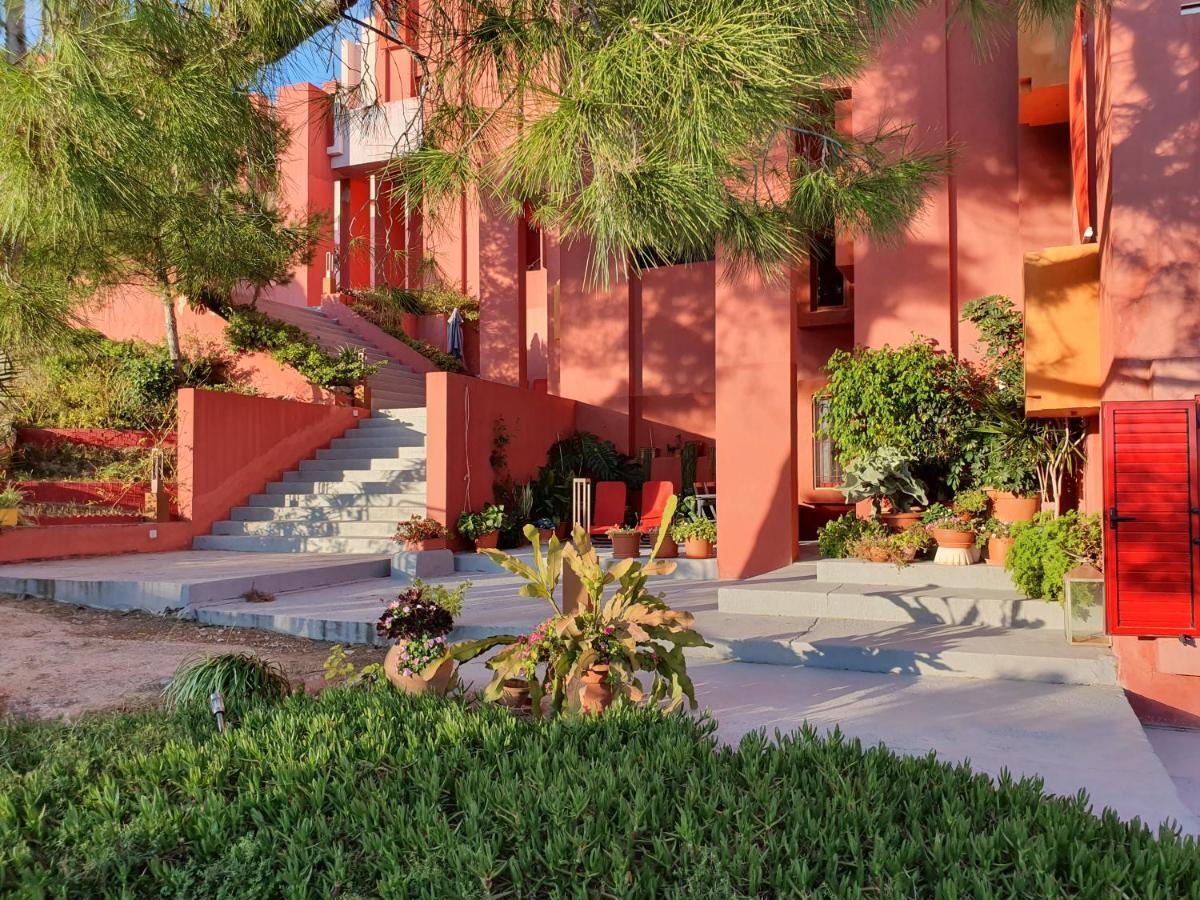 La Muralla Roja Калпе Екстериор снимка