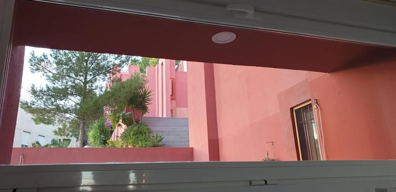 La Muralla Roja Калпе Екстериор снимка